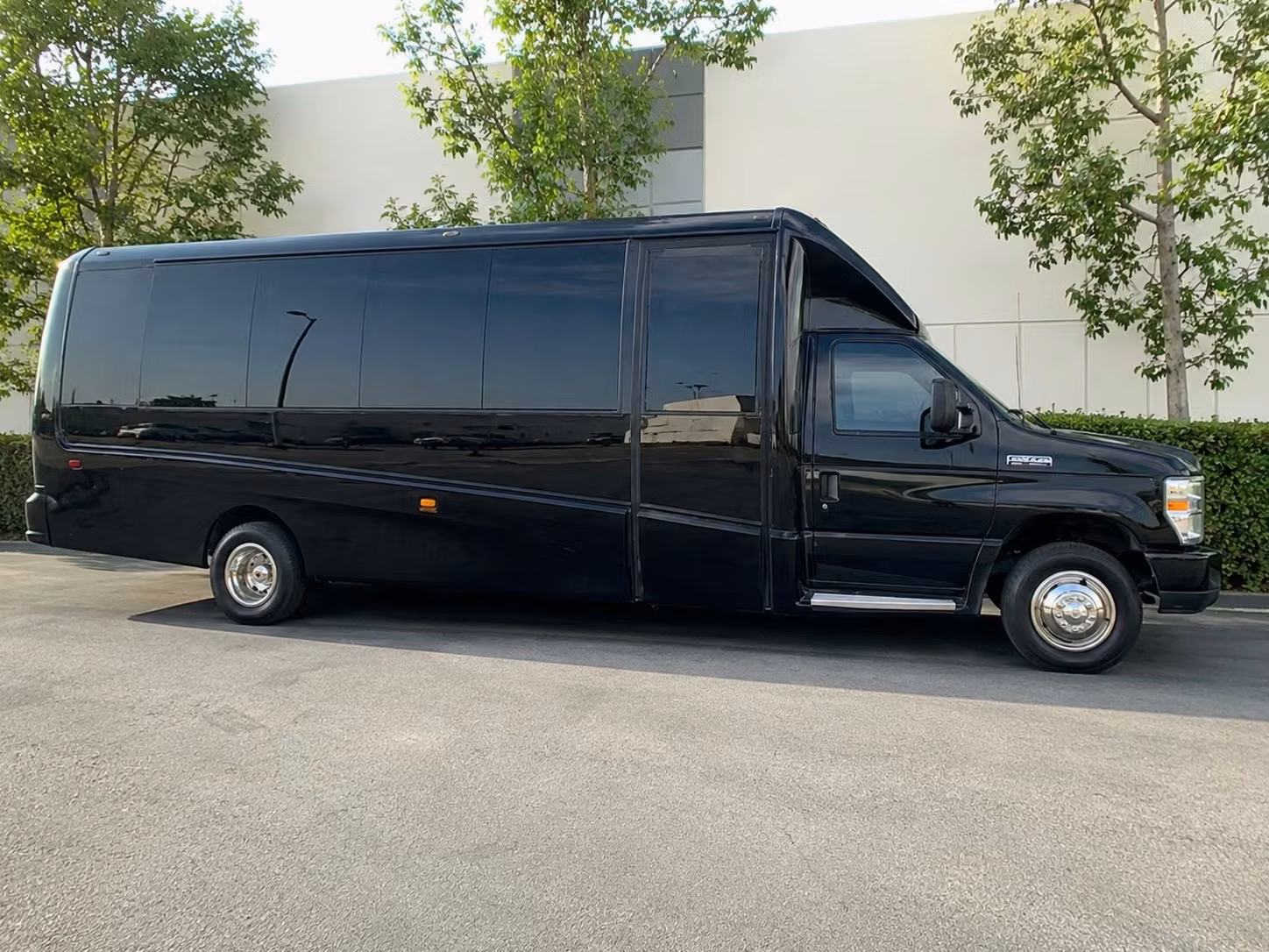 minibus rentals for smaller columbus prom groups