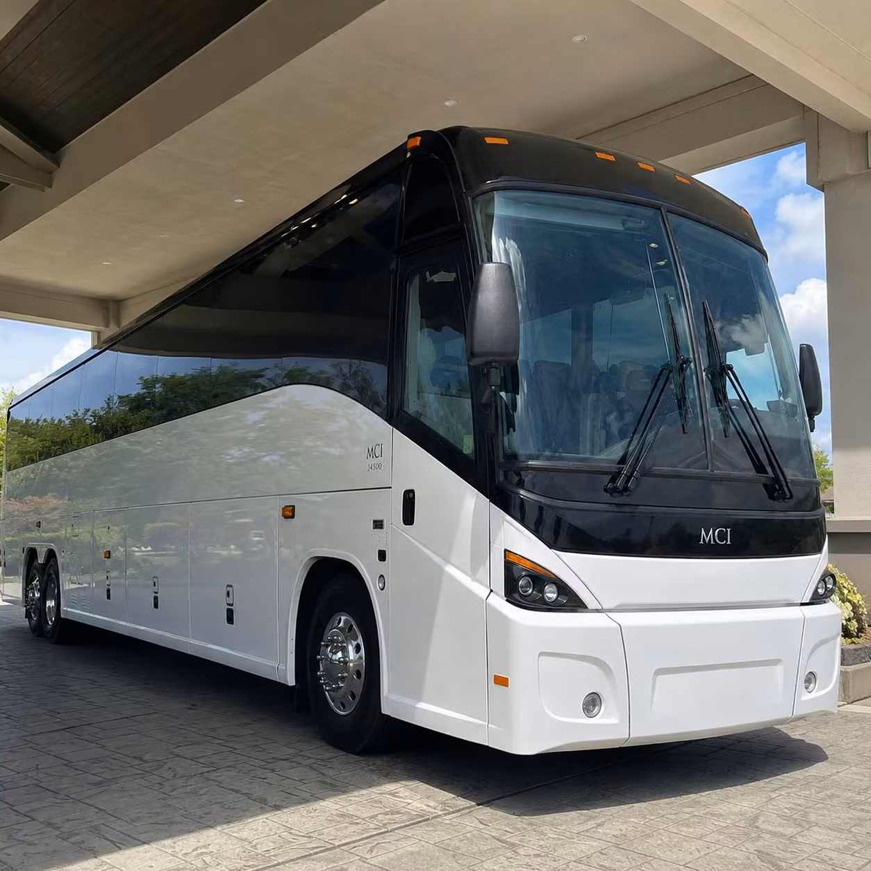 shuttle your columbus workforce between fort moore and your facility with ease